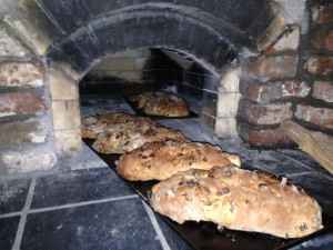 Kerststollen komen uit de oven